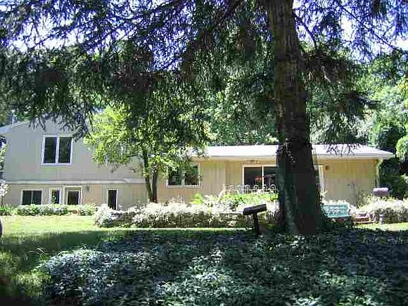2nd image of 117 Yellow Breeches Dr