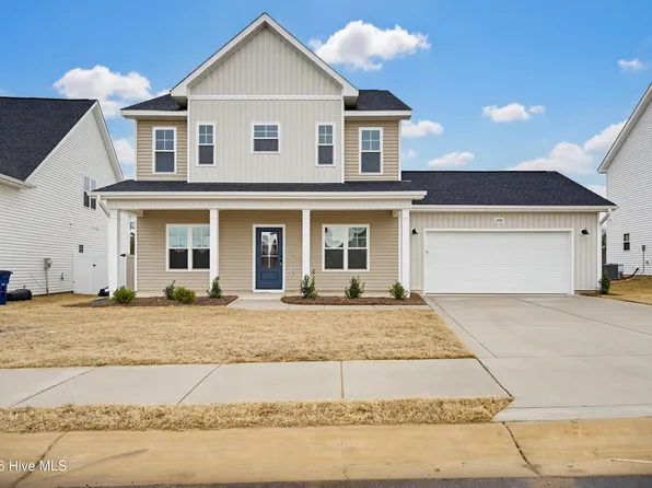 208 Peeler Circle, Raeford, NC 28376