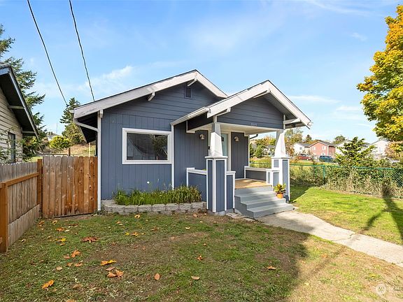 2nd image of 1015 Warren Avenue