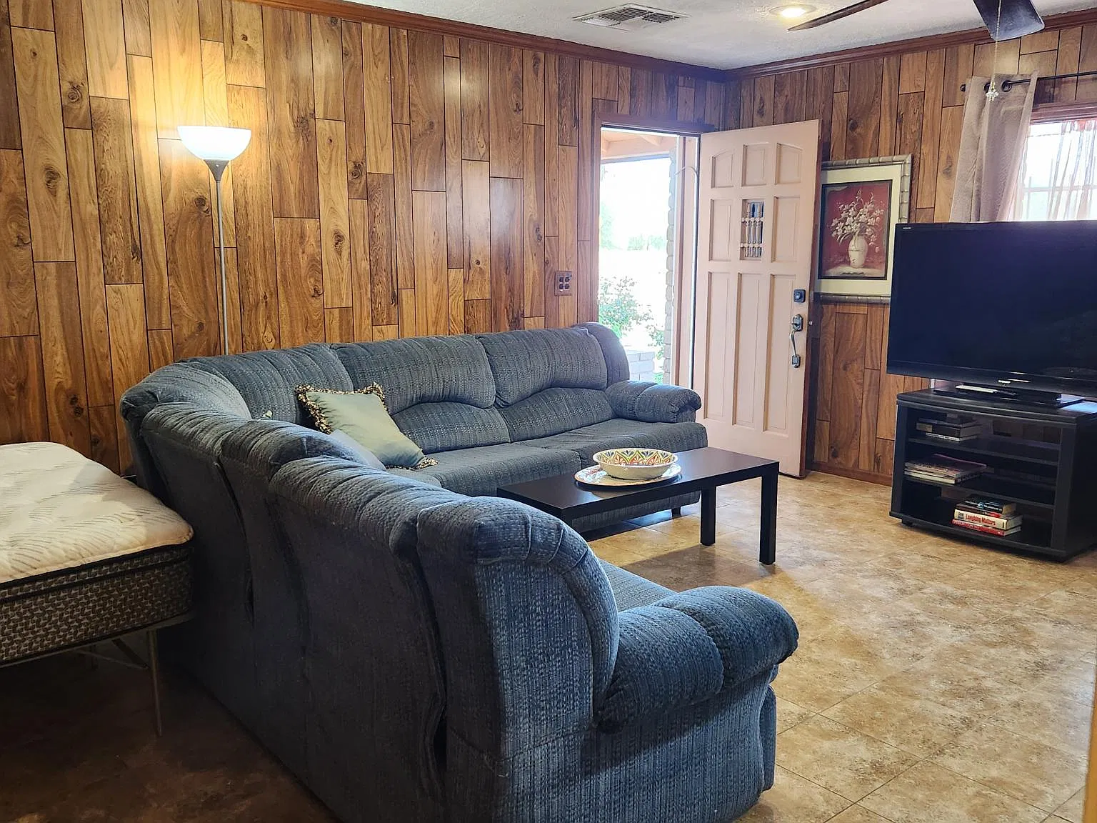 Studio, 500 sqft, $1,050 — Photo 3