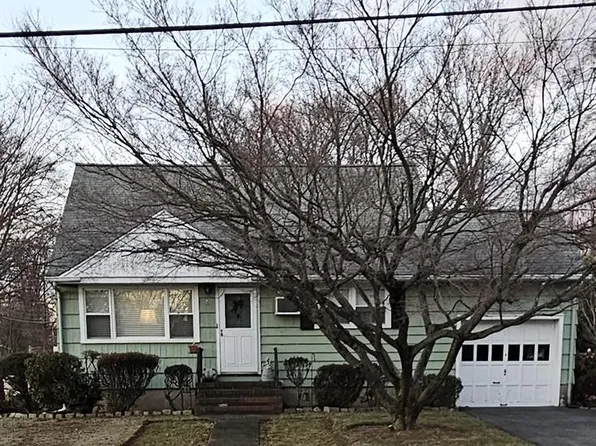 229 Sutton Pl, New Milford, NJ 07646