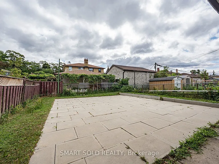 1 Cameo Cres — Photo 37