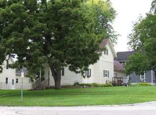 927 N Main St, Carroll, IA 51401