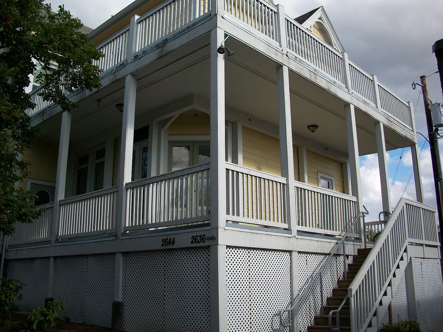Howard House — Photo 2