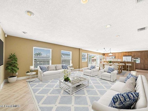5th image of 335 Arrowhead Ln