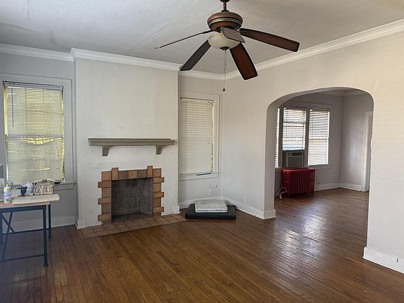 4th image of 930 N Idlewild St