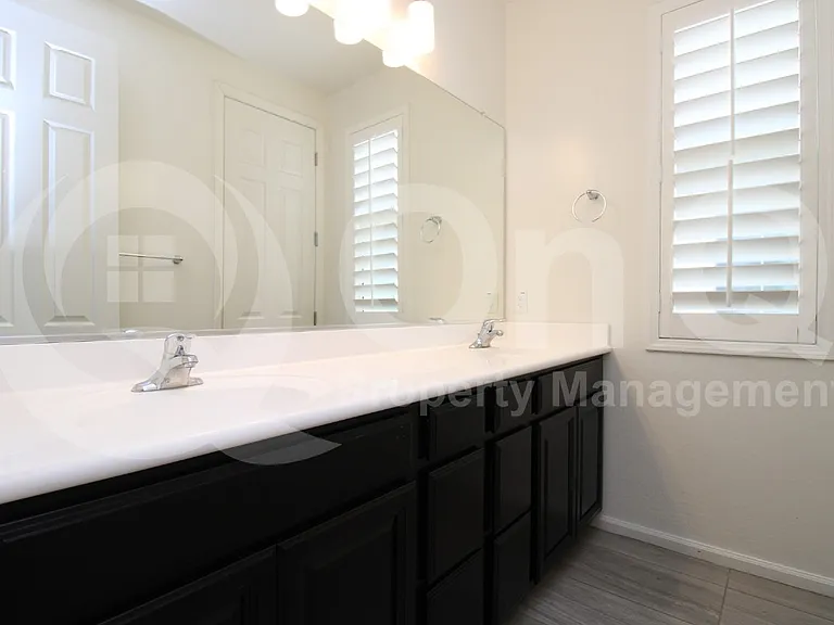 231 E Wisteria Dr — Photo 18