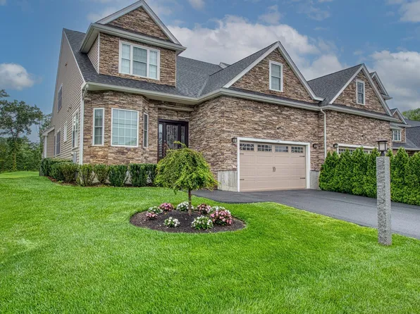 14 Cape Club Dr Unit 14, Sharon, MA 02067
