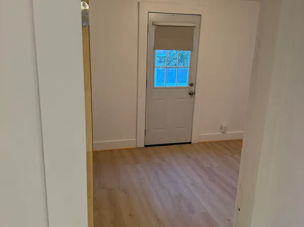 108 3rd St Floor 2, Leominster, MA 01453