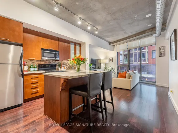 33 Mill St #210, Toronto, ON M5A 3R3