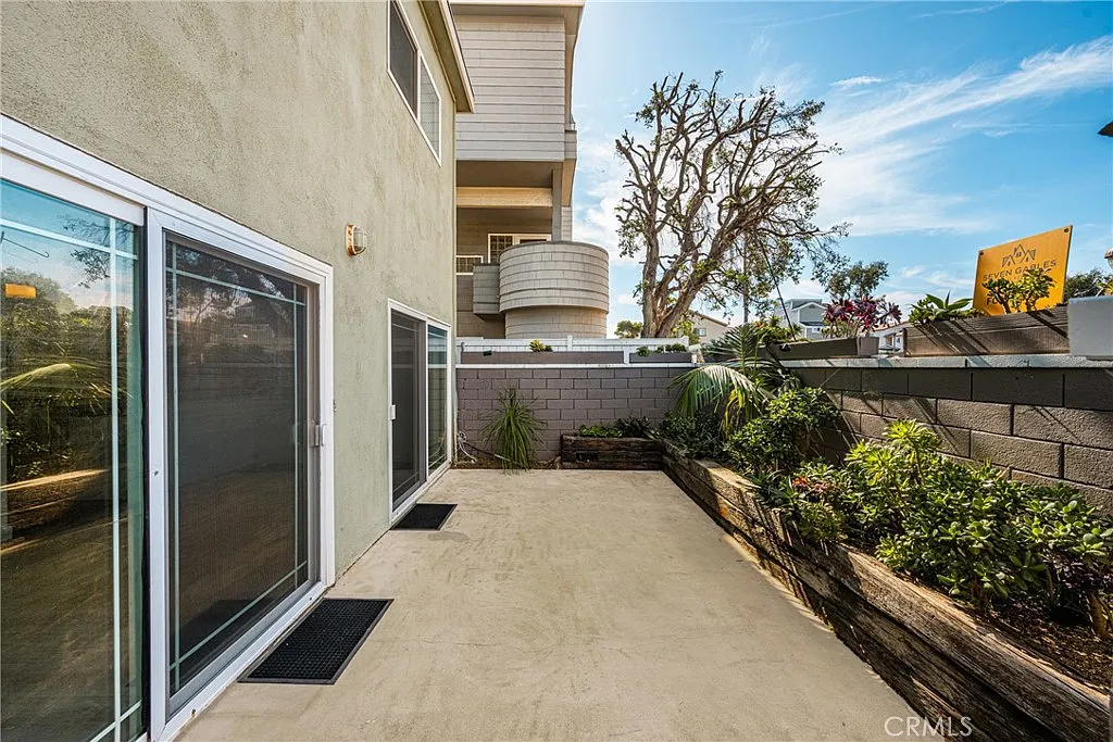 2 bed, 1000 sqft, $3,550 — Photo 4