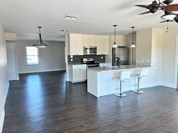 2nd image of 14814 N Lakeforest Dr