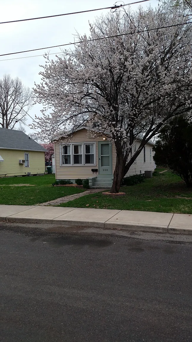 208 N Waverly Ave photo 1