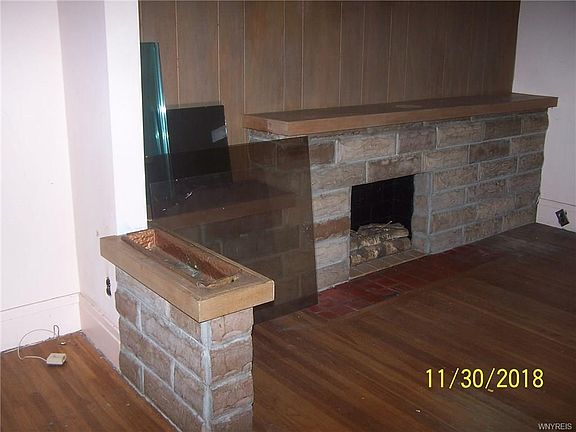 5th image of 120 Ross Ave