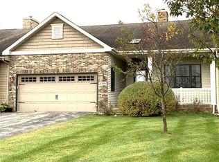 5709 Willow Creek Ln, Roscoe, IL