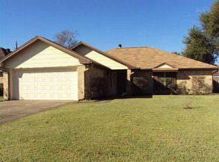 981 Meadowridge Dr, Beaumont, TX 77706