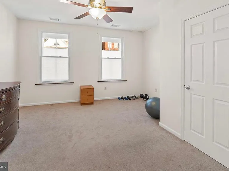 115 S Market St — Photo 7