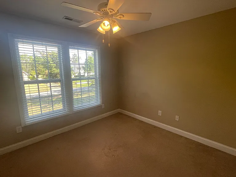 106 Ravenswood Rd — Photo 14