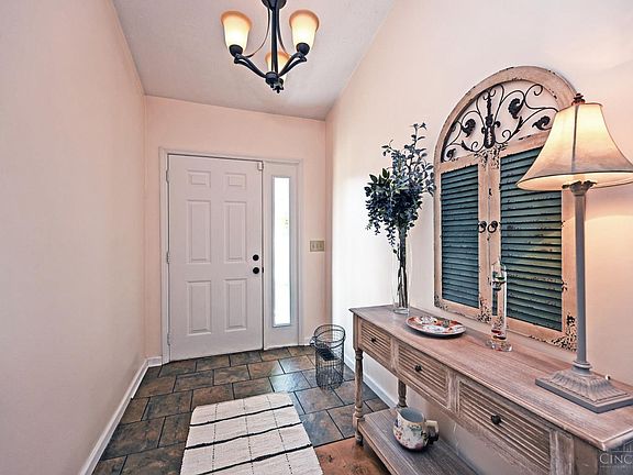 3rd image of 590 Rentz Pl