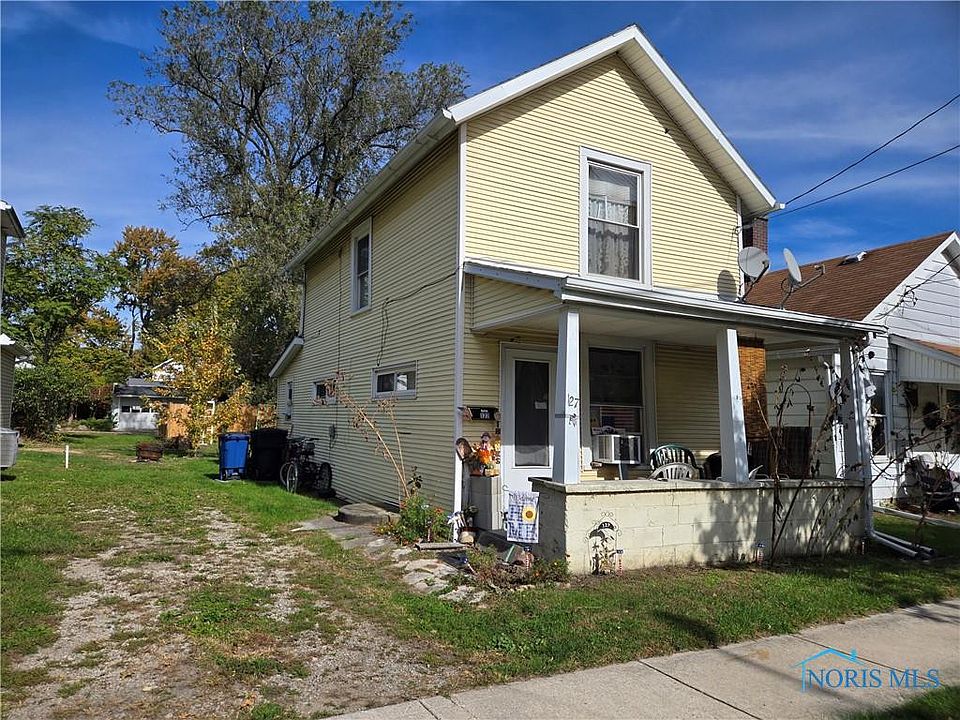 1st image of 127 E Merry Ave