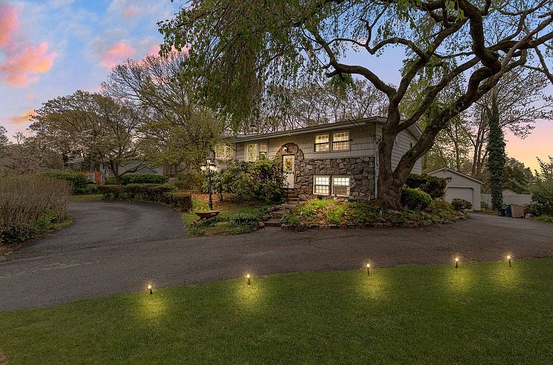1st image of 34 Cabin Ln