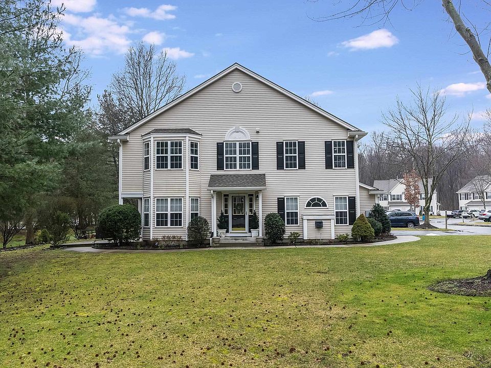 1st image of 18 Burnham Dr
