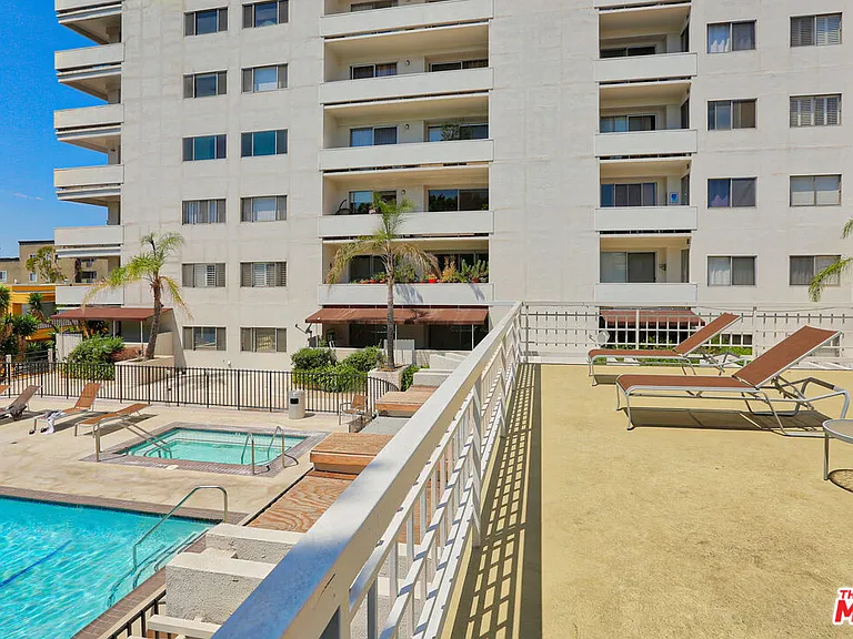 7250 Franklin Ave #1006 — Photo 29