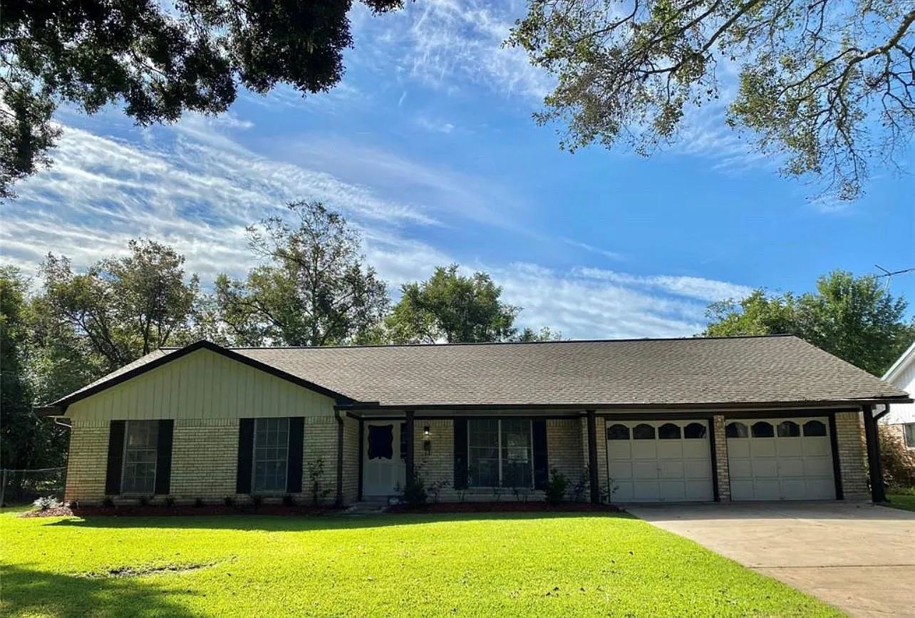 3 bed, 1724 sqft, $1,800 — Photo 1