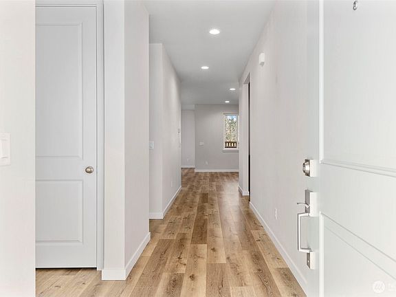 4th image of 20229 148th Street E #612