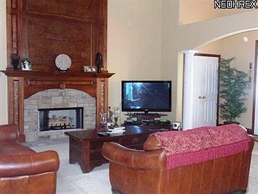 5th image of 2877 Oakcrest Dr