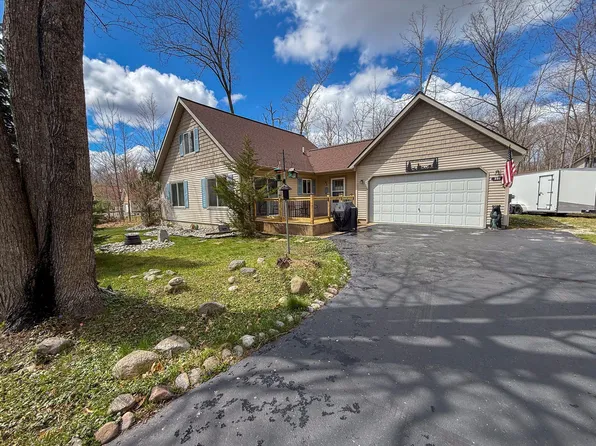 220 Robin Hood St, Roscommon, MI 48653