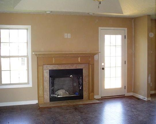 3rd image of 380 Fox Xing Lot 380