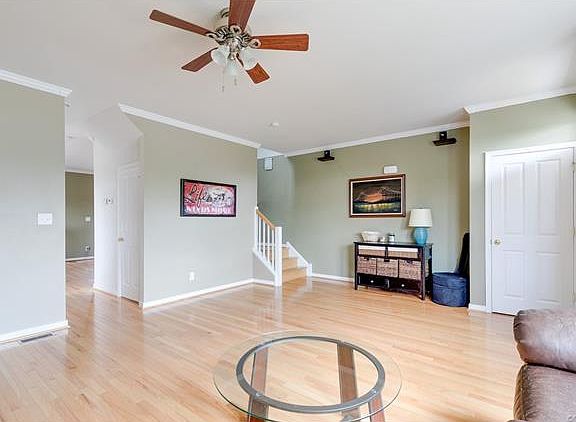 5th image of 1000 W 26th St