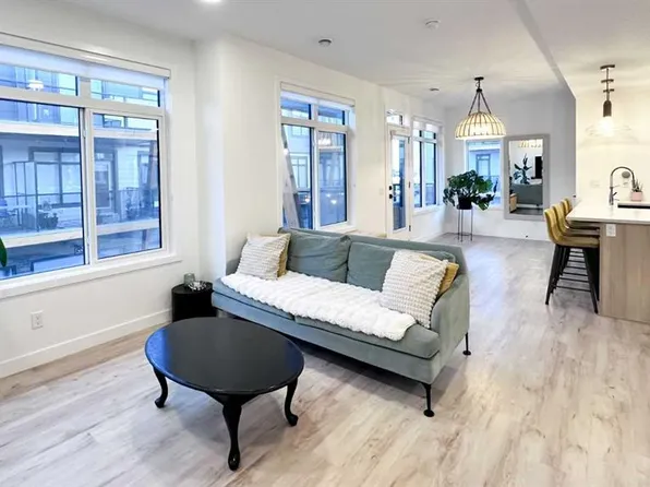 562 E Seton Cir SE #407, Calgary, AB T3M 2W2