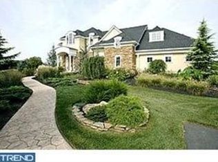 407 Providence Dr, Moorestown, NJ 08057