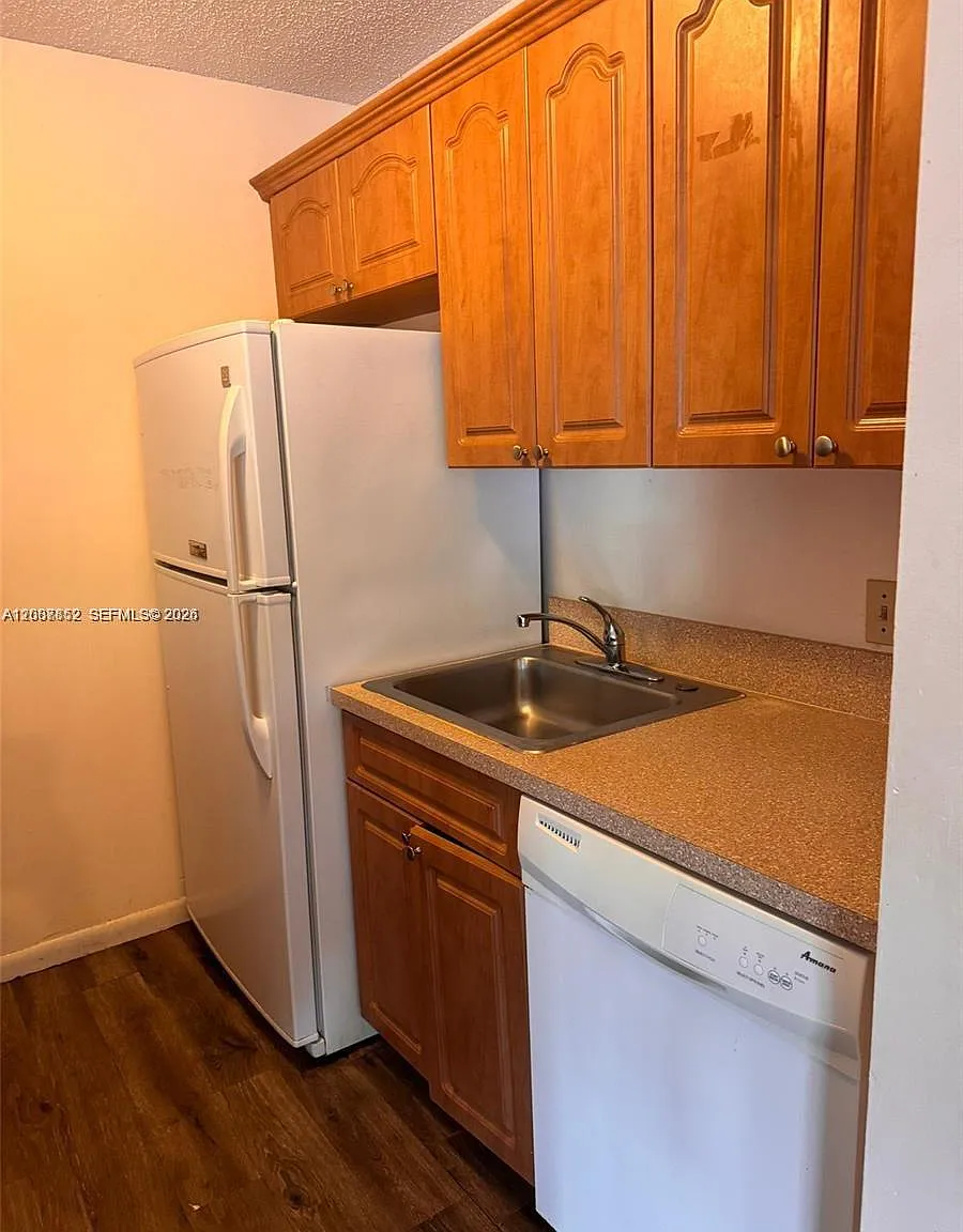 2 bed, 2.0 bath, 980 sqft, $2,100 — Photo 4