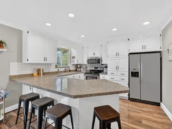 1624 E Wood Glen Rd, Sandy, UT 84092