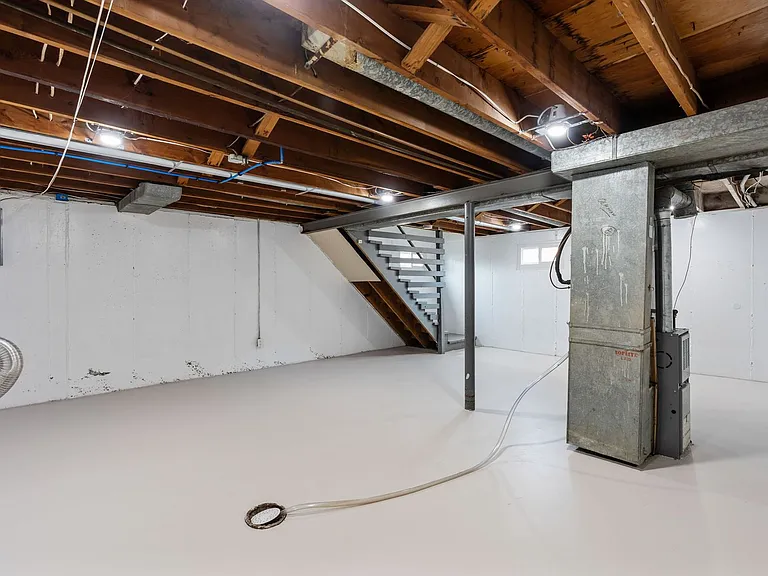 945 Ohlman Ave — Photo 29