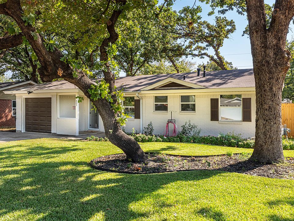 1st image of 805 Clover Park Dr
