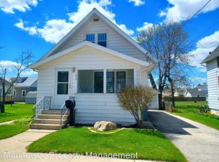 1004 Hawthorne St, Two Rivers, WI 54241