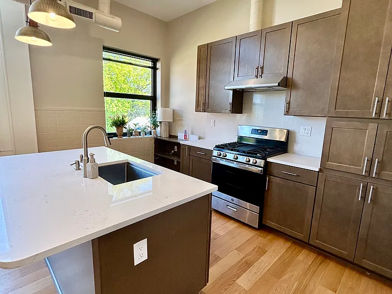 1639 Alameda Ave #202 — Photo 8