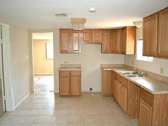 3rd image of 4646 E Imperial Ave