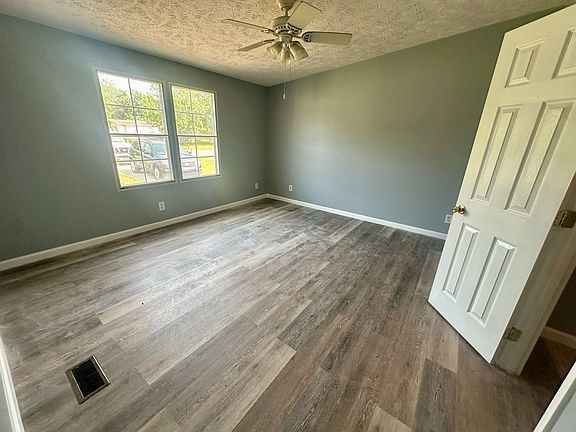 4th image of 4108 Bonfield Dr
