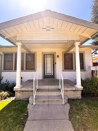 2406 Ridgeview Ave Photo 1