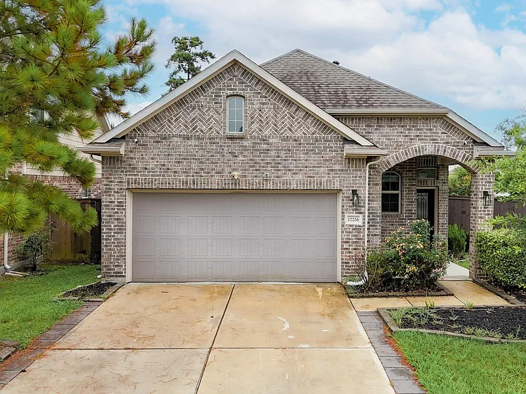 12226 Castano Creek Dr — Photo 1