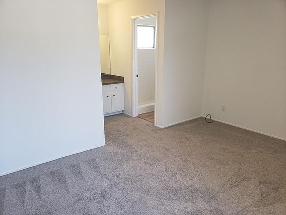 4th image of 10384 Vista Dr APT A