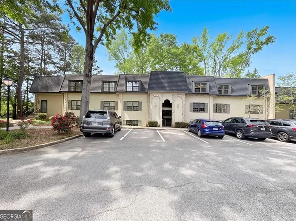 27 Chaumont Sq NW, Atlanta, GA 30327