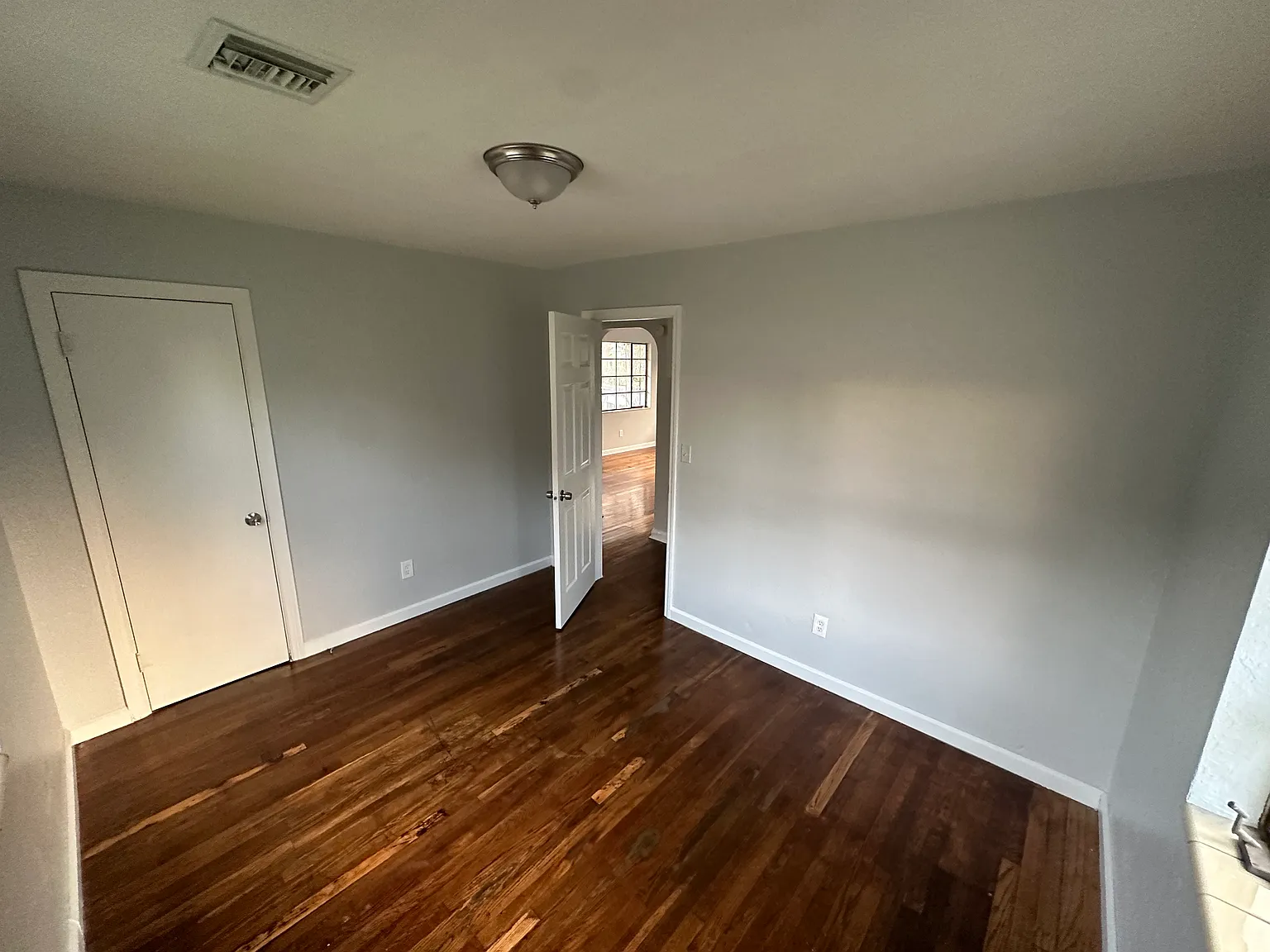 2 bed, 1322 sqft, $2,299 — Photo 3
