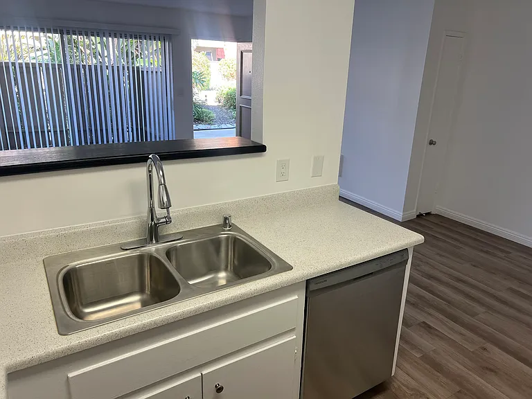 Beachwood Village Apartments — Photo 123