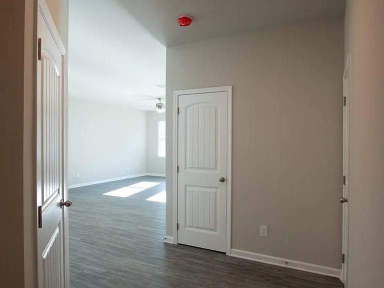 128 Briarwood Dr — Photo 5